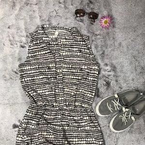 Black,white,pebble like design shoulderless dress